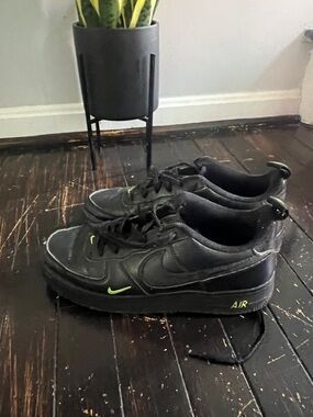 Nike Black Low-Top Sneakers with Neon Green Accents